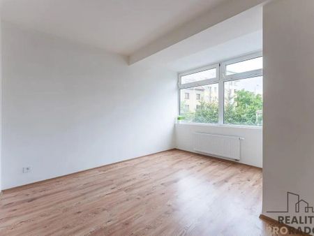Pronájem bytu 1+kk 18 m2 - Fotografie 5