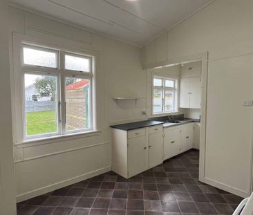 Spacious Four-Bedroom Home in a Prime Location - Photo 2