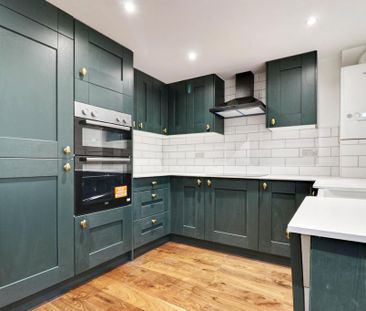 3 bedroom semi-detached house to rent - Photo 5