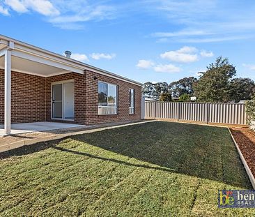 Modern Comfort and Convenience Await at 33 Nabilla Crescent, Strathdale - Photo 5