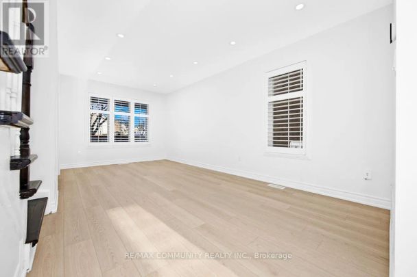 20 MCNICOL CRESCENT - Photo 1