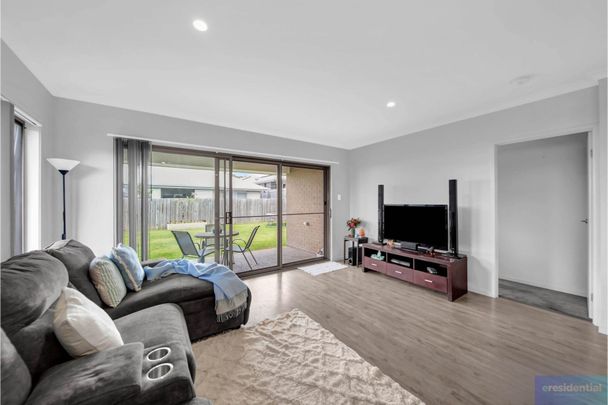 28 Jonas Circuit, Holmview QLD 4207 - House For Rent | Domain - Photo 1