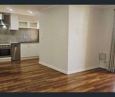 "Modern Comfort Meets City Convenience - 3-Bedroom Victoria Park Home" - Photo 2