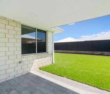 39 Kalbarri Way, - Photo 3