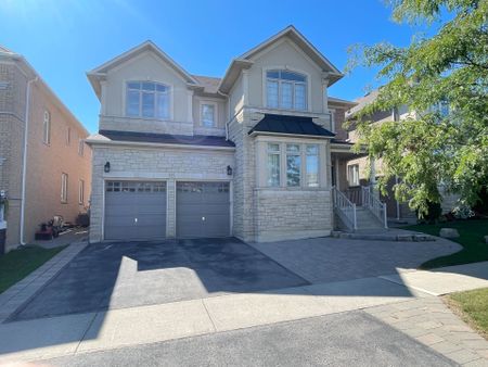 For Lease - 22 Greenforest Grove, Whitchurch-Stouffville, Ontario - Photo 2