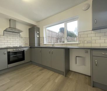 3 bedroom terraced house to rent - Photo 4