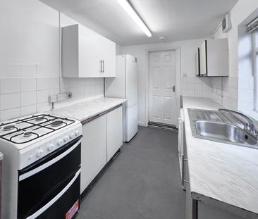 Ground Floor Front Bedroom (Double), 4 Leopold Street, Oxford OX4 1PS - Photo 1