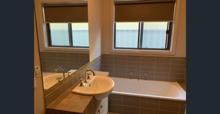 Position, Convenience & Comfort! - Photo 4