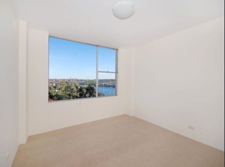 Stylish one bedroom apartment with Middle Harbour views - Photo 3