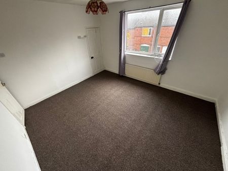 3 bed Terraced - To Let - Photo 5