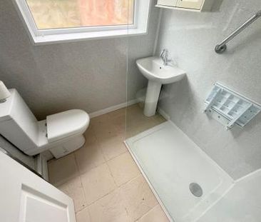 3 bedroom Terraced House To Let - Photo 6