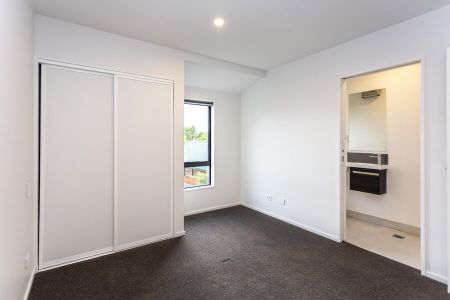 Lovely two bedroom townhouse – periodic tenancy. - Photo 4