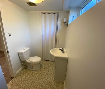 For Lease - 24 Stoddart Drive Unit# Lower, Aurora, Ontario - Photo 2