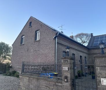 HAUPTHAUS EINES BAUERNHOFES IN KREFELD-FISCHELN ZU VERMIETEN! - Foto 1