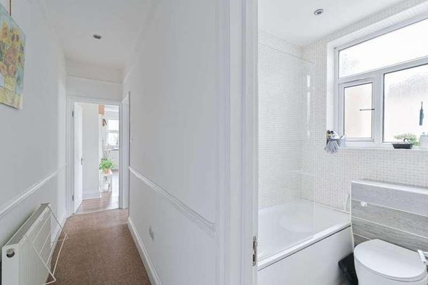 Mantilla Road, Furzedown, SW17 - Photo 1