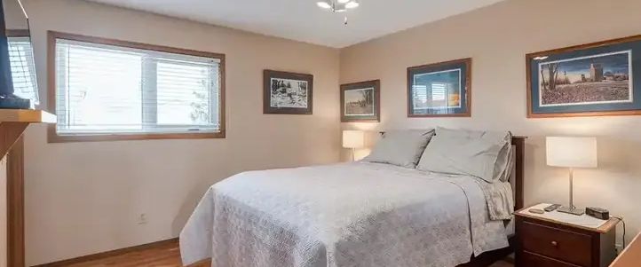 Furnished bedroom with ensuite bathroom available in a shared house | Calgary - Photo 1