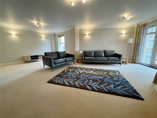 West Cliff Road, Bournemouth, BH2 - Photo 1