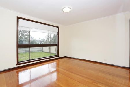 Gorgeous Home In The Heart Of Gladstone Park! - Photo 3