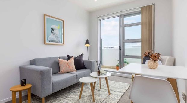 One bedroom apartment with carpark - Photo 1