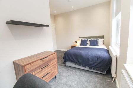 5 bedroom terraced house to rent - Photo 4