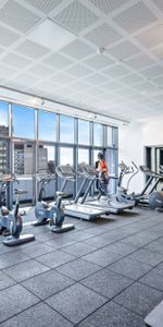 🌆 Stunning 49th-Floor City Living at Vision Apartments - Photo 4