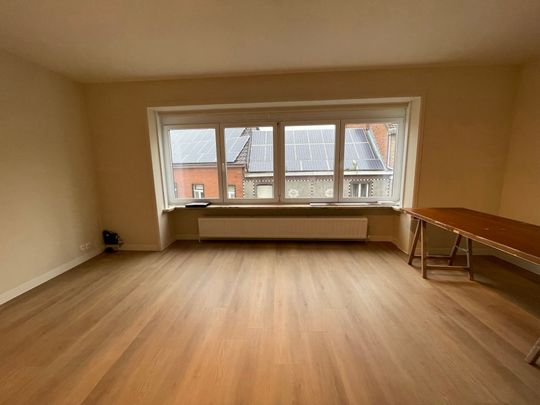 ZOTTEGEM - Gerenoveerd appartement vlakbij het station. - Foto 1