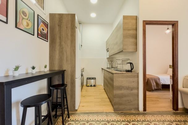 Very cozy room in Avinyó street - Photo 1