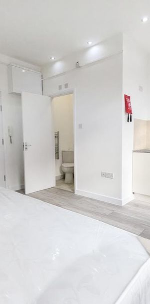 Studio to rent - Photo 1