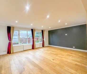 4 bedroom detached house to rent - Photo 2