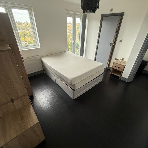 Room in a Shared House, Overhill Road, SE22 - Photo 1