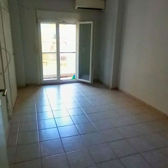 Διαμέρισμα για ενοικίαση Κέντρο (Χαριλάου) - Photo 1
