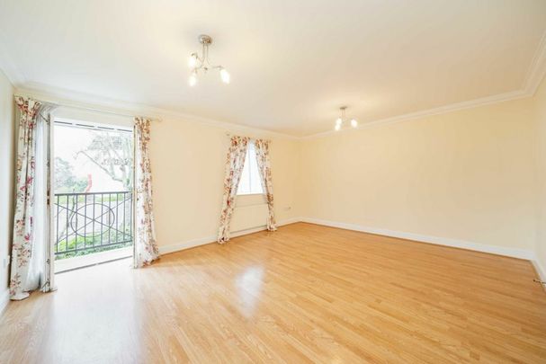 Coverdale Road, NW2, London - Photo 1