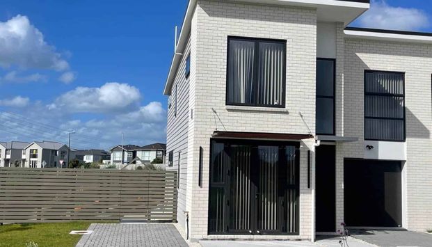 Beautiful 4 bedroom+2 bathroom property! - Photo 1