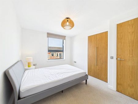 Robertson Avenue - Photo 2