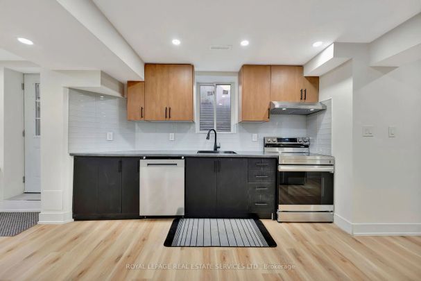 Detached Home For Lease | W9044225 - Photo 1