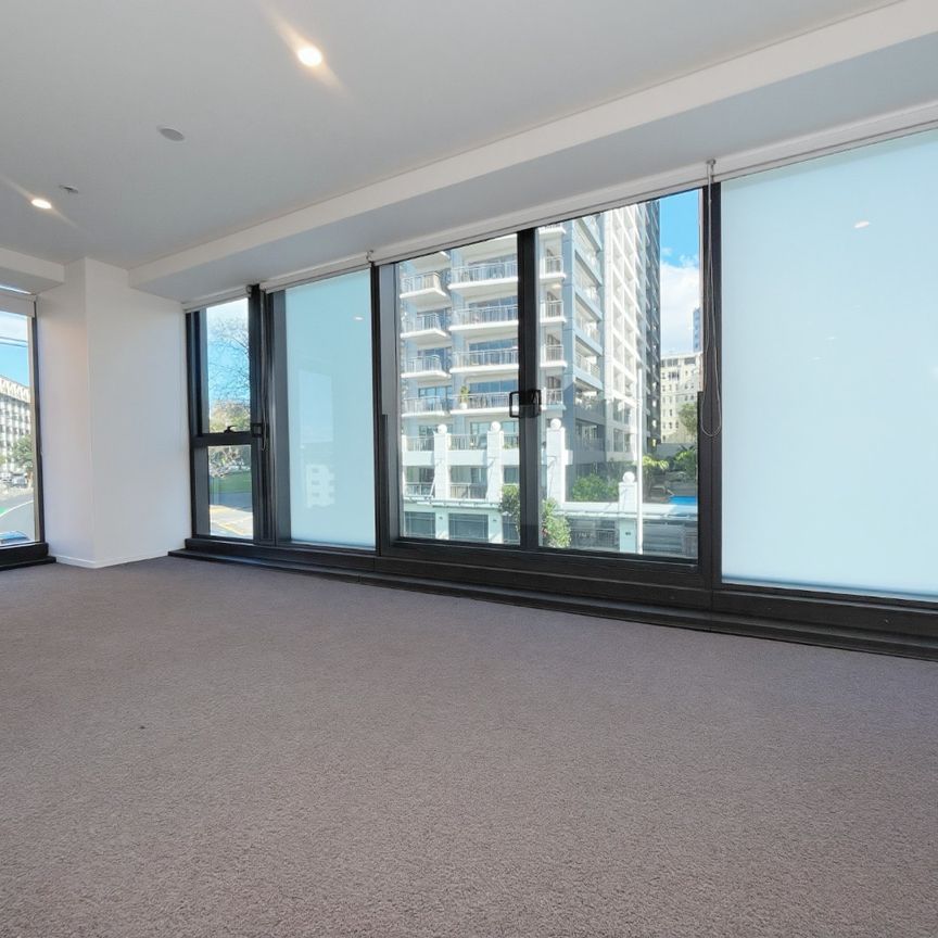 Newly renovated spacious ONE BEDROOM with Bonus Living - Photo 1