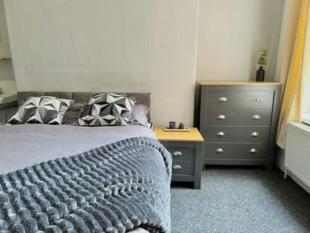 House share to rent on - Photo 4