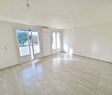 Location Appartement 3 pièces 70m² MARSEILLE 9ème - Photo 1