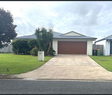 15 Hinkler Court, Rural View, Qld 4740 - Photo 5
