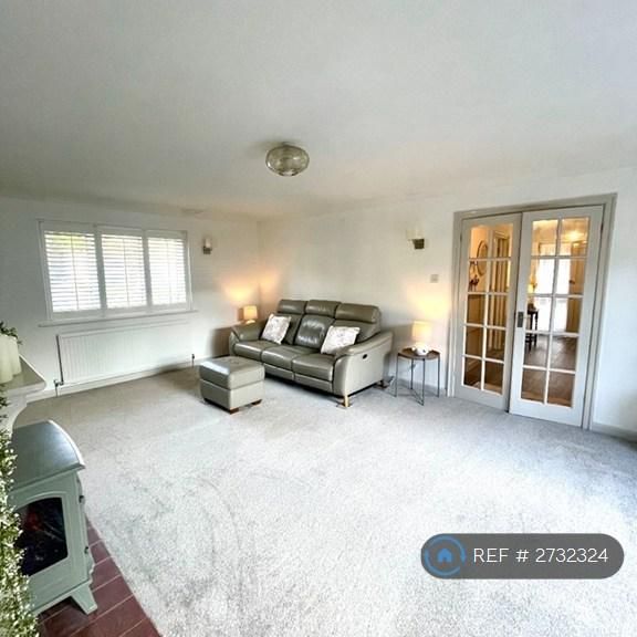 4 bedroom bungalow to rent - Photo 1