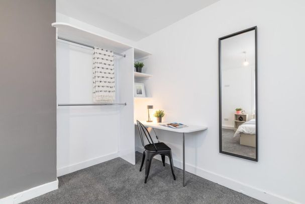 8 Spring Grove View, Leeds, LS6 1RW - Photo 1