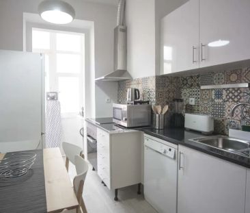 Room in a shared 4-bedroom apartment for rent in Lisbon, Professionals only - Foto 6
