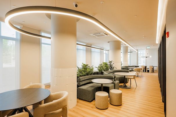 Monarc Collection - Photo 1