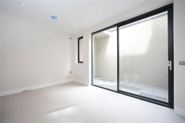 4 bedroom house in Denton Street - Photo 1