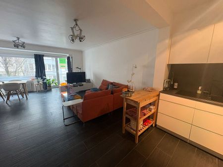 Te huur, mooi gerenoveerd 2-slaapkamerappartement in de Rogierlaan, Oostende. - Photo 4