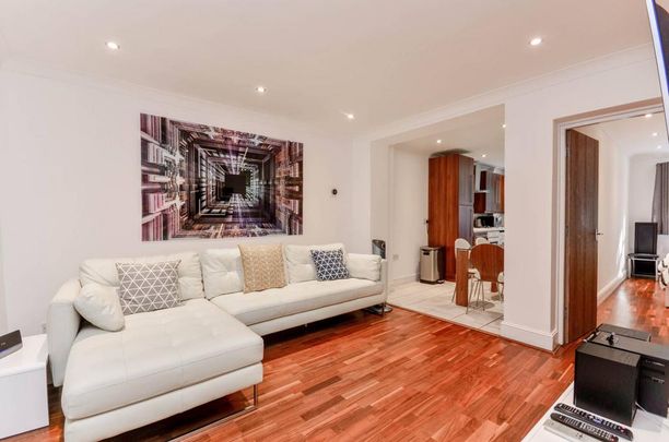 2 bedroom flat to rent - Photo 1