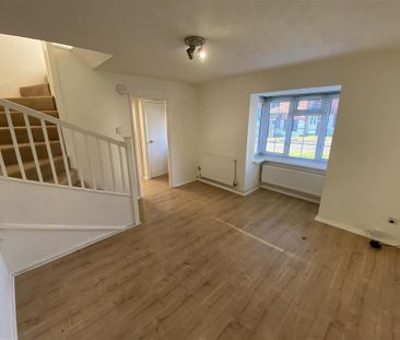 Thistle Close, Hemel Hempstead - Photo 2