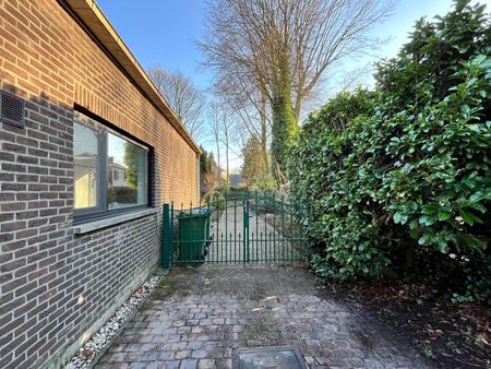 Charmante open bebouwing met 3 slpk, garage en fraaie tuin - Photo 4