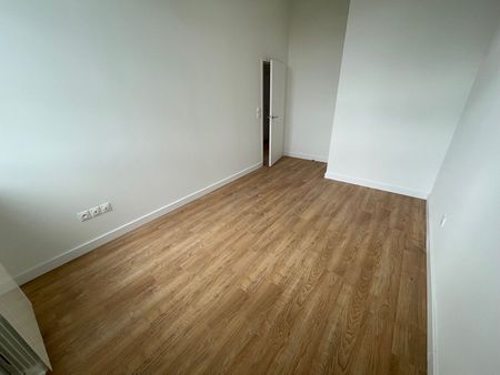 Location Appartement 2 pièces 58m² ROUBAIX 59100 - Photo 2