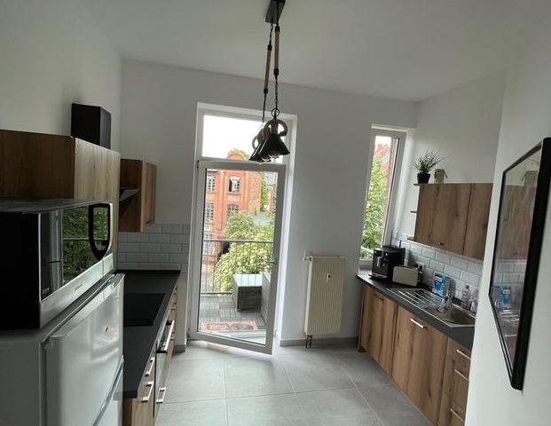 Helle 3,5-Zimmer-Wohnung mit Balkon in zentraler Lage - Foto 1